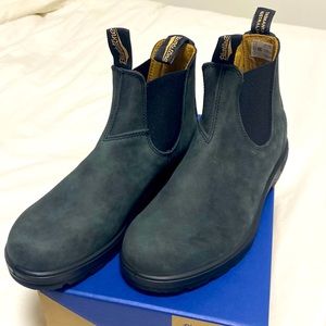 Blundstone 587 Chelsea Boots Rustic Black - NEW IN BOX